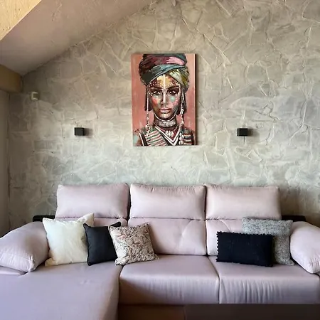 Lf Level Duplex Apartment *