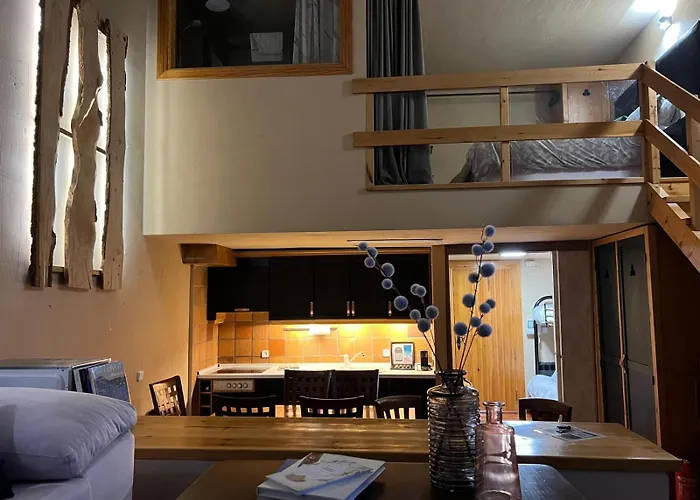 Lf Level Duplex Apartment *